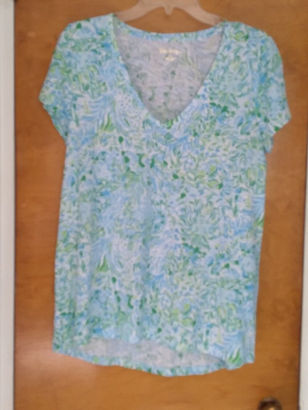 Lilly Pulitzer V Neck Short Sleeve Top - Size Medium